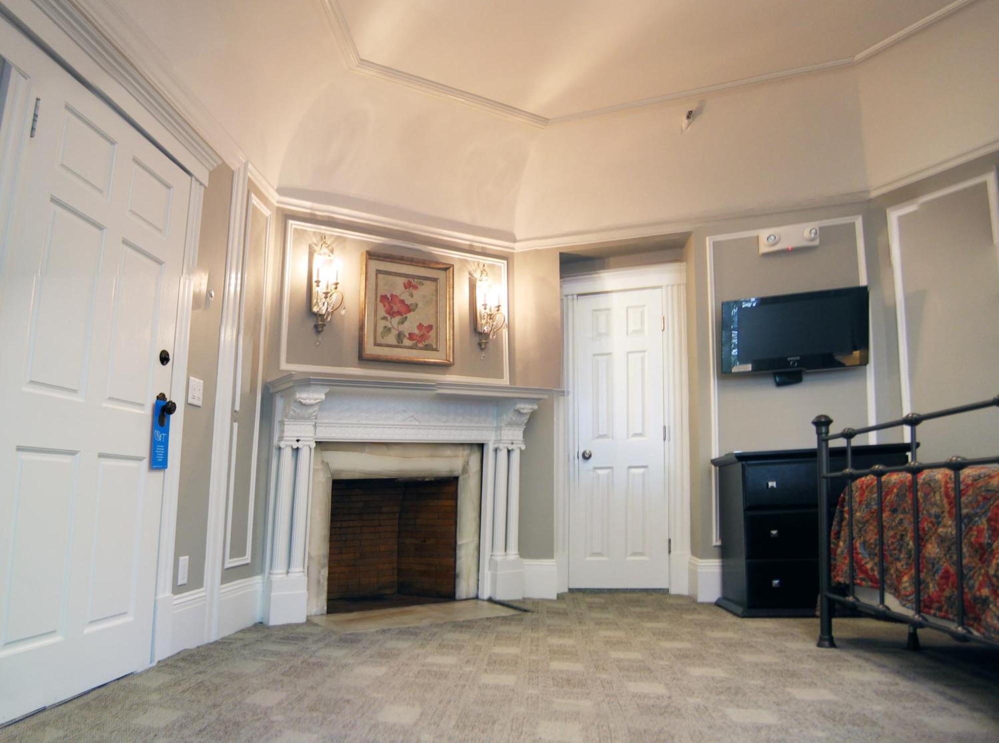 Longwood Inn Бруклин Экстерьер фото